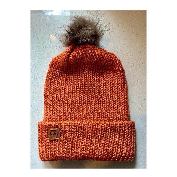Karah Jean Creations Knit Beanie with a Fluffy Faux Fur Pom Pom - Picture 1 of 1